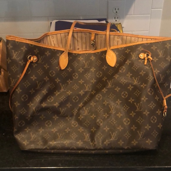 Louis Vuitton Handbags - Authentic Louis Vuitton Neverfull GM bag